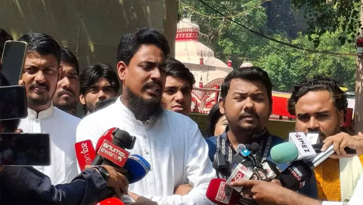 ইশরাককে অস্ত্র হাতে নামতে হয়েছে’